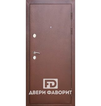 стальная дверь с двумя замками и раздельной ручкой