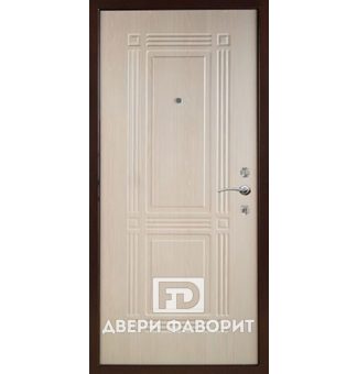металлическая дверь в квартиру отделана мдф с фрезерным узором