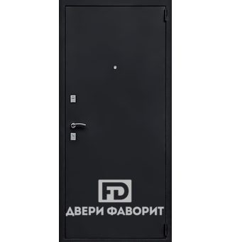 металлическая дверь в квартиру окрашена чёрной порошковой краской