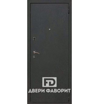 дверь в квартиру с порошком тёмного оттенка