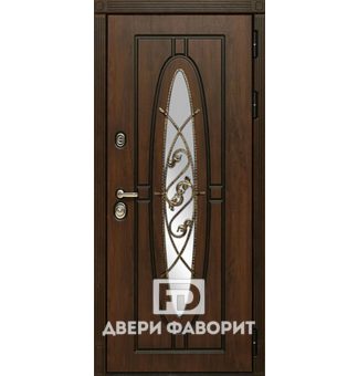 Дверь со стеклом и ковкой в коттедж, отделка МДФ и шпон