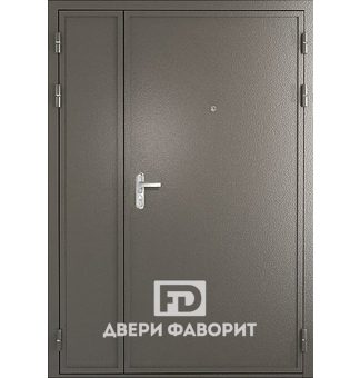 антивандальная тамбурная дверь с двумя створками, окрашена черной порошковой краской