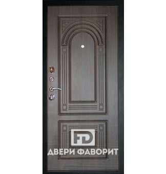 дверь уличная с филенчатым мдф