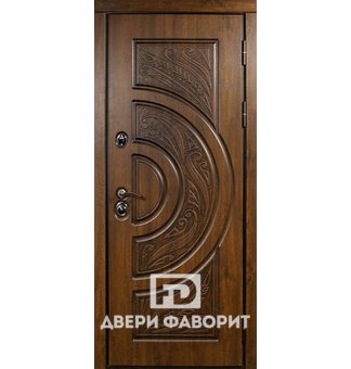 дверь на улицу с виноритом в качестве отделки