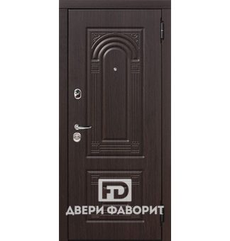 дверь на улицу с отделкой винорит