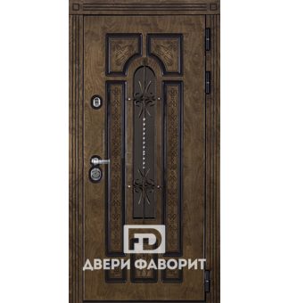 дверь уличная с ковкой и арочным стеклом, отделка МДФ винорит